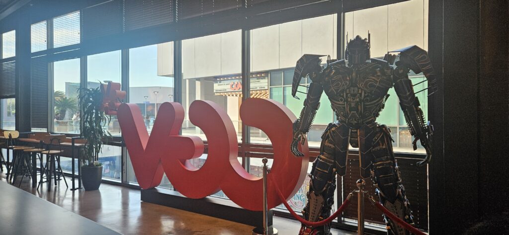 부에나파크 The Source OC CGV 로고 